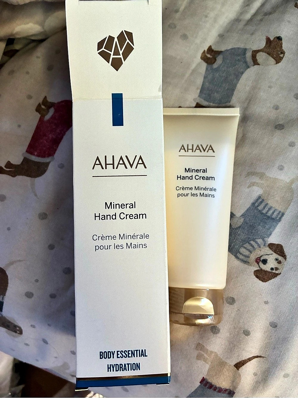 AHAVA Mineral Hand Cream in Cream